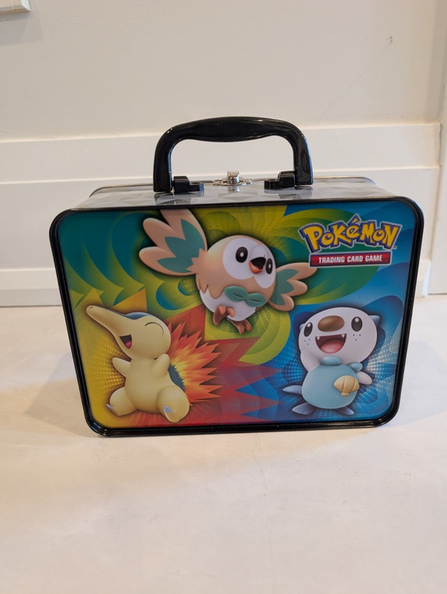 Pokémon TCG: Collector Chest (Spring 2022)- Tin only - photo 3