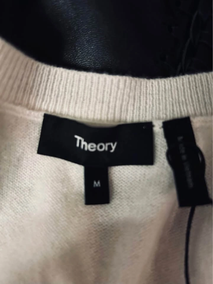New cashmere sweater by Theory - photo 3