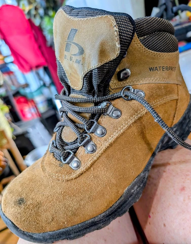 ALPINE WATERPROOF BOOTS Ladies size 7M - photo 4