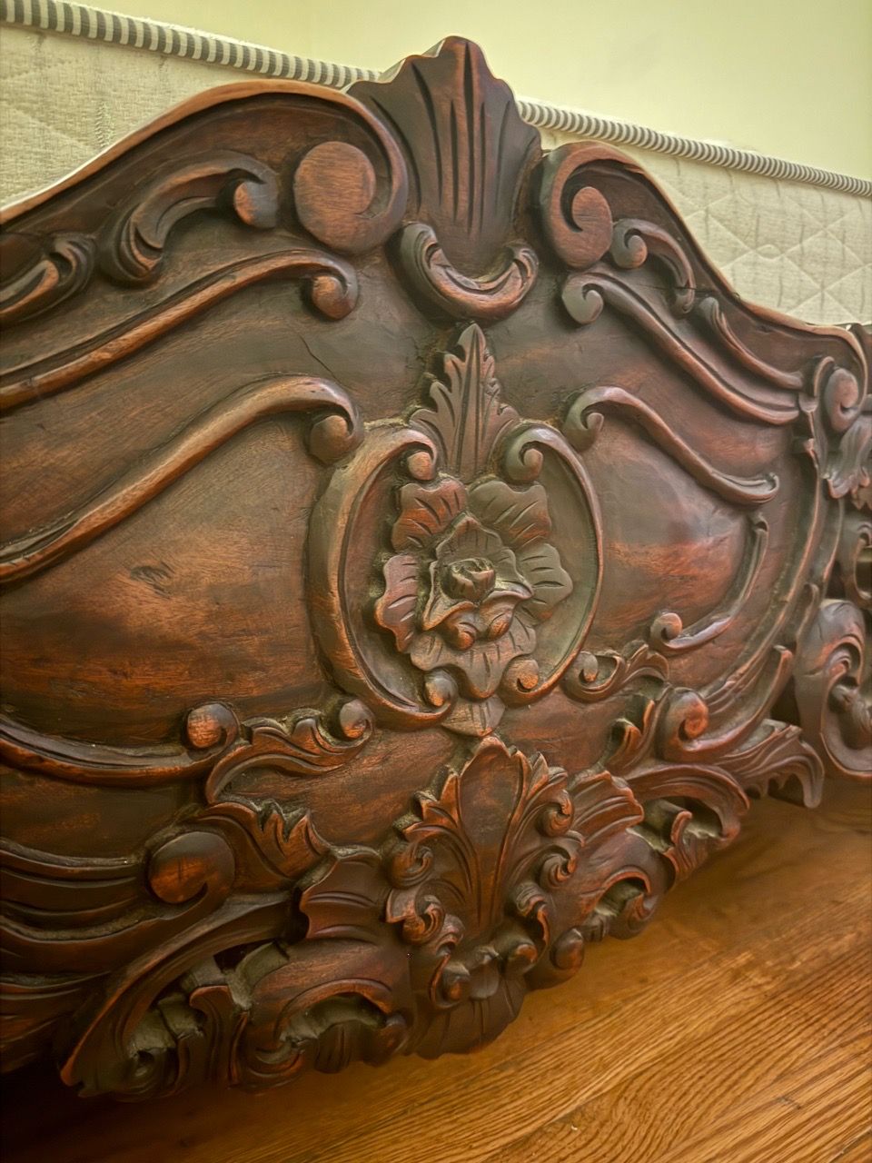 Vintage Rococo Carved Solid Wood Queen Bed Frame - photo 5