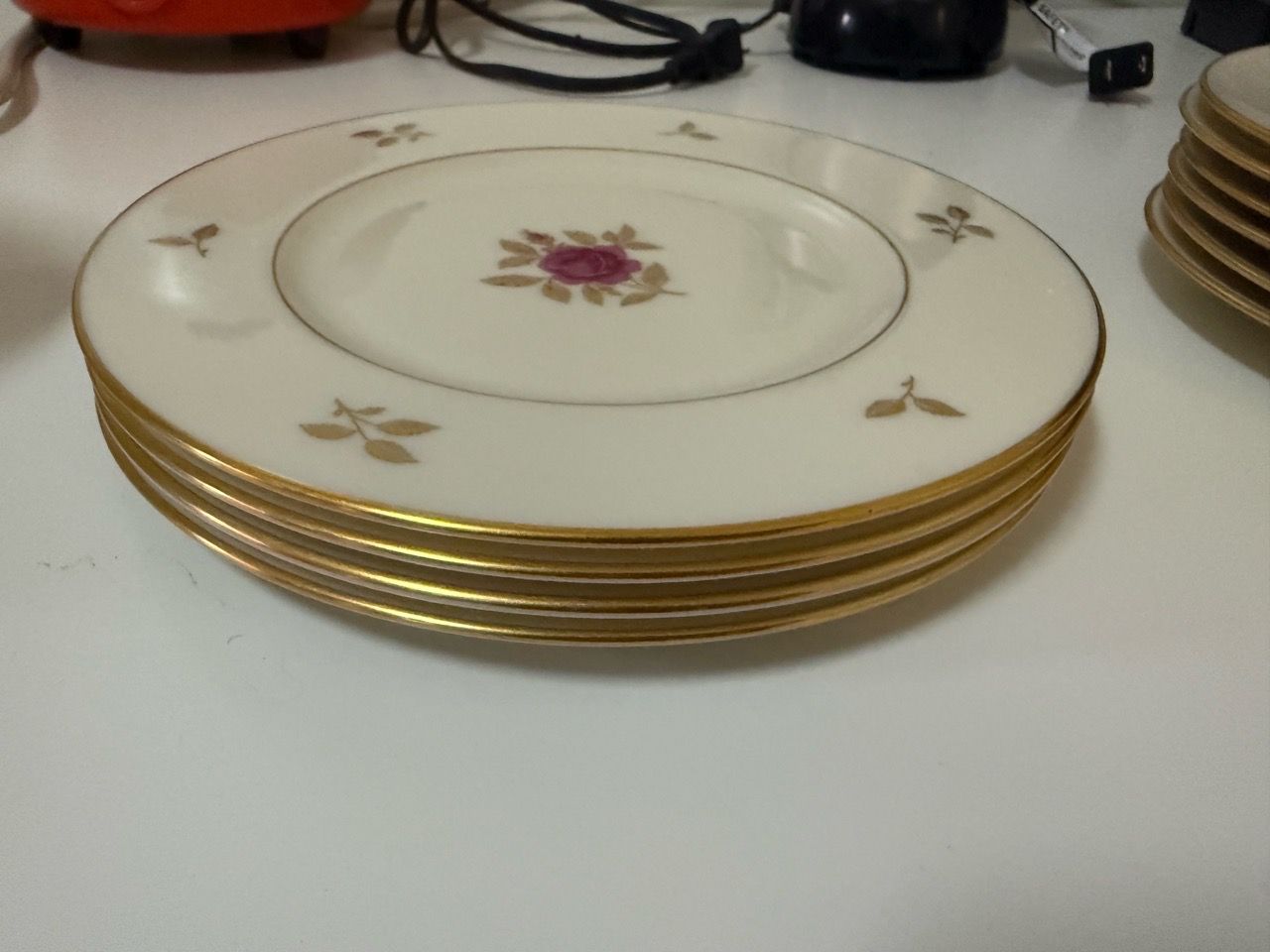 Set of 4 Lenox "Rhodora" 8" Rose Plates - Gold Trim - Vintage US - photo 3