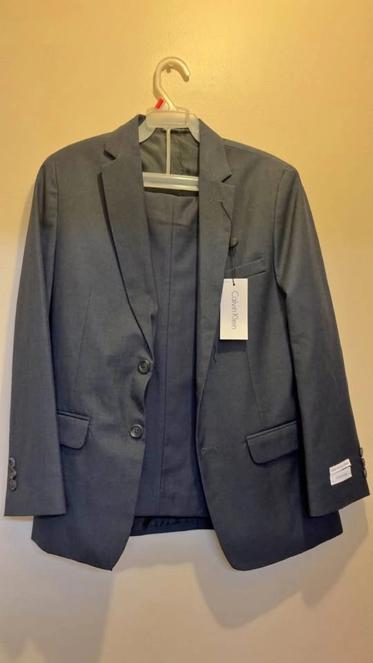 NWT Calvin Klein Boys Formal 2-Piece Suit Set – Dark Grey