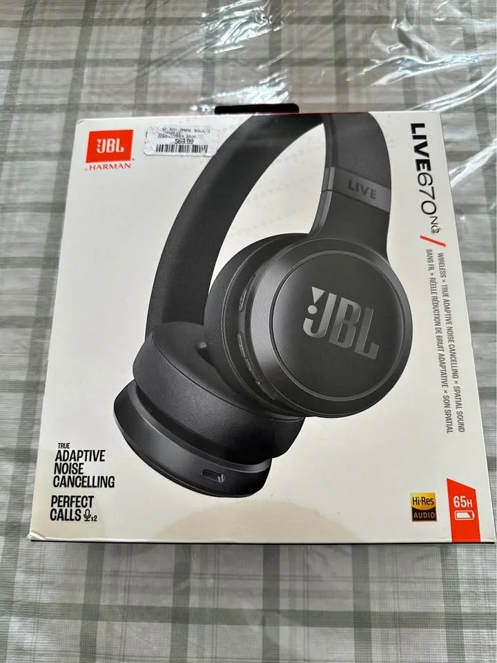 JBL LIVE670NC Wireless Noise Cancelling Headphones