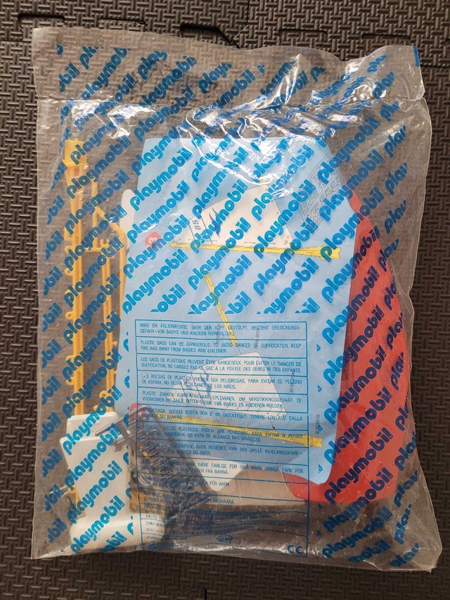 Vintage Playmobil 7349 Sailboat, Factory Sealed, RARE - photo 3