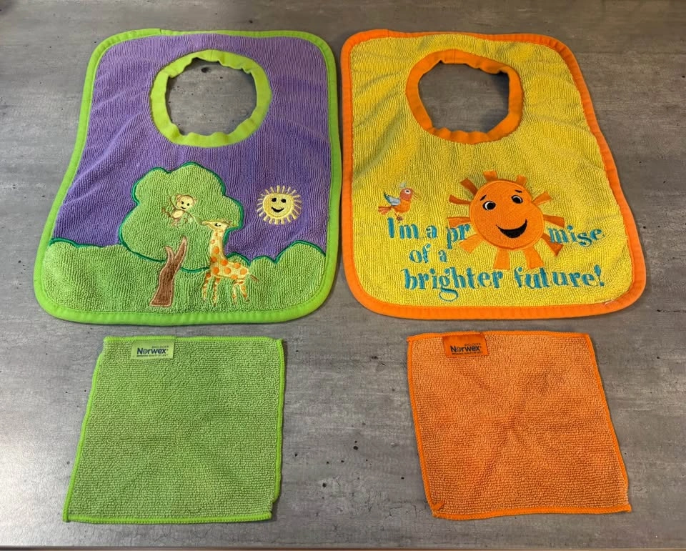 2 Baby Bibs and cloths - photo 2