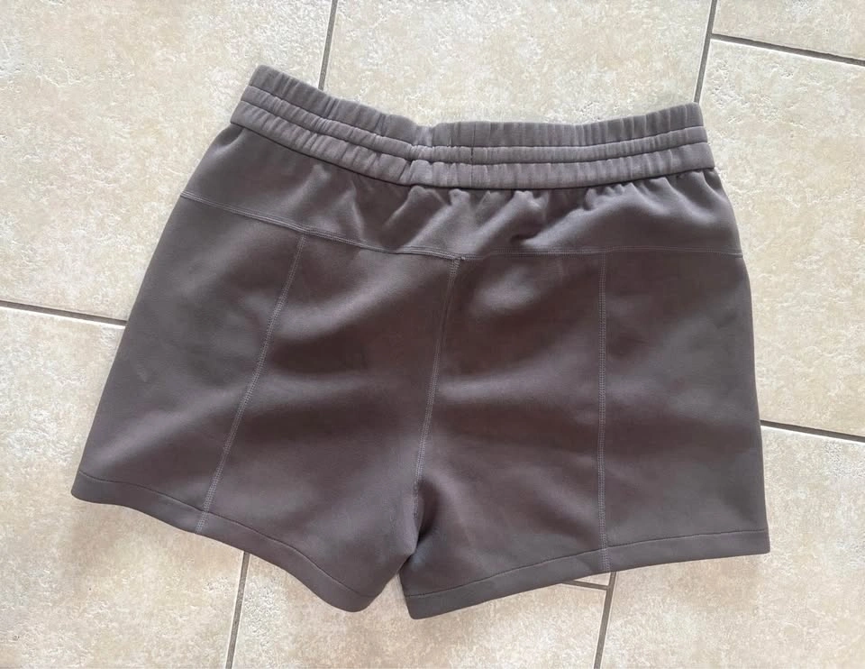Sz Med. Ladies brown Shorts - photo 2