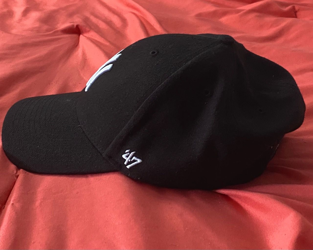 Yankees Black Cap With White Logo - photo 2