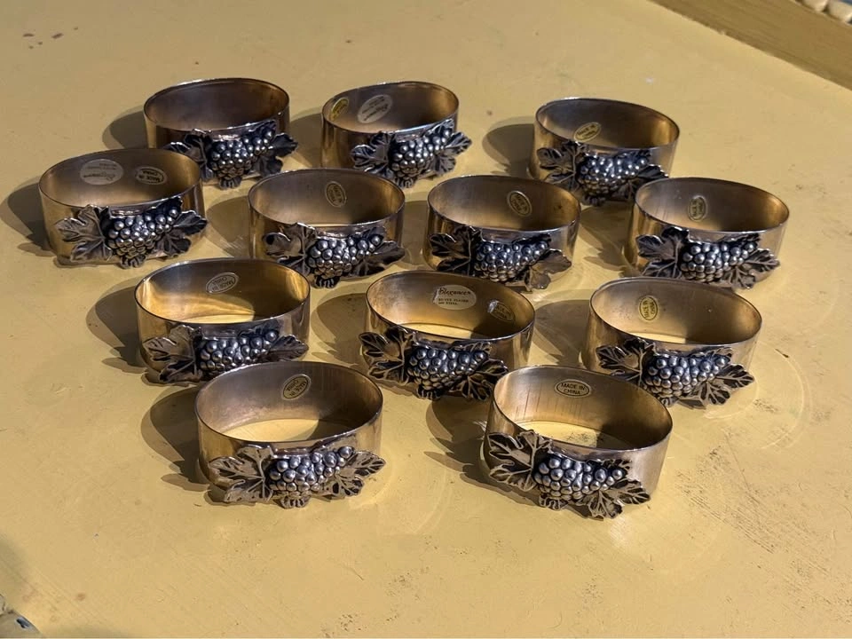 Vintage silver-plated napkin rings- set of 12 - photo 5