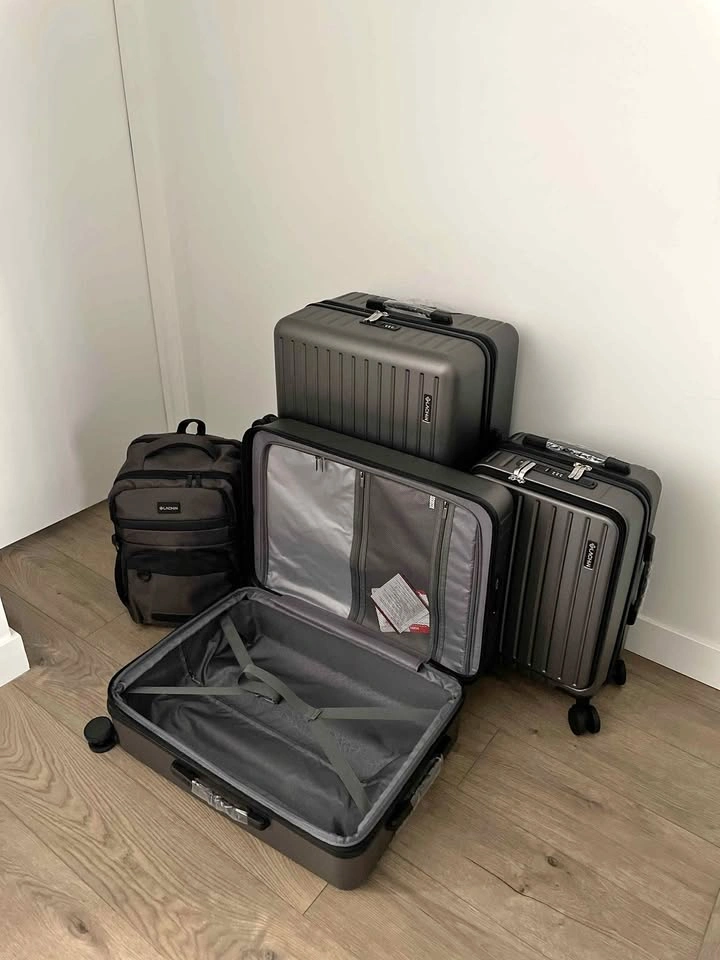 New Black 3-Piece Luggage Set (20”/24”/28”) with Free Covers