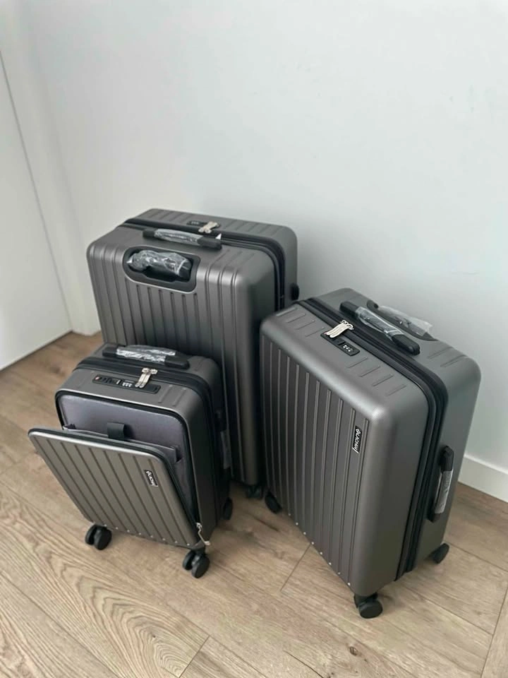New Black 3-Piece Luggage Set (20”/24”/28”) with Free Covers - photo 3