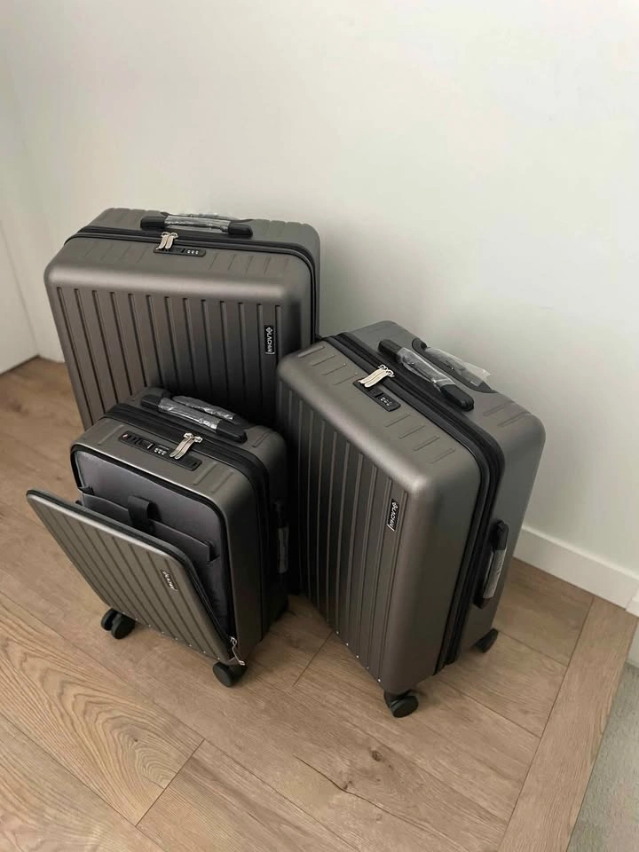 New Black 3-Piece Luggage Set (20”/24”/28”) with Free Covers - photo 5