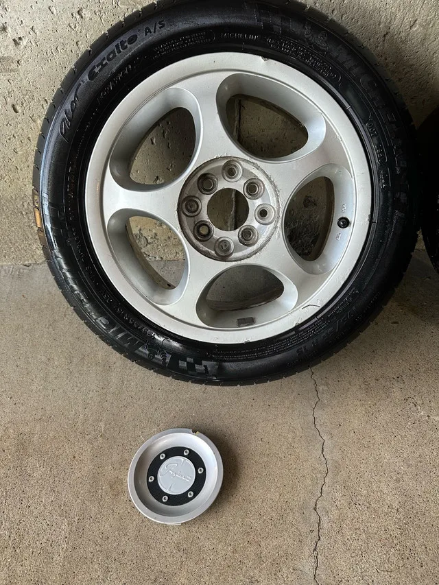 Four all-season tires image indicator(2)