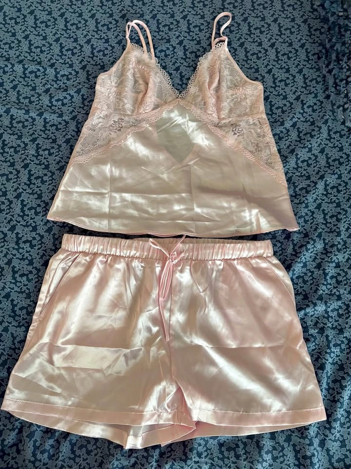 la Vie en Rose sleep wear