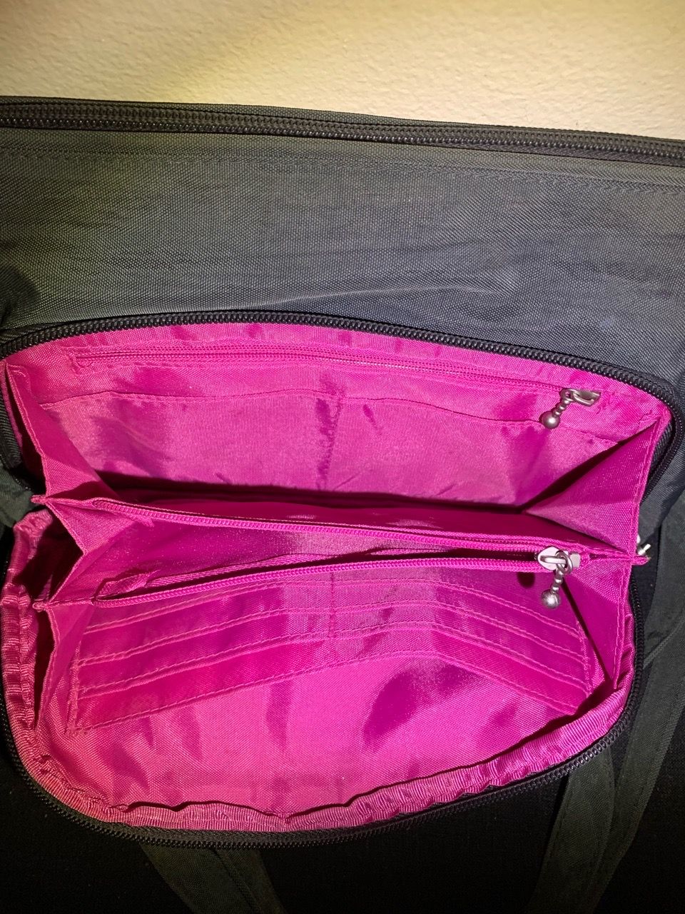 Baggallini Olive Charcoal Crossbody Bag Purse Pink - photo 4