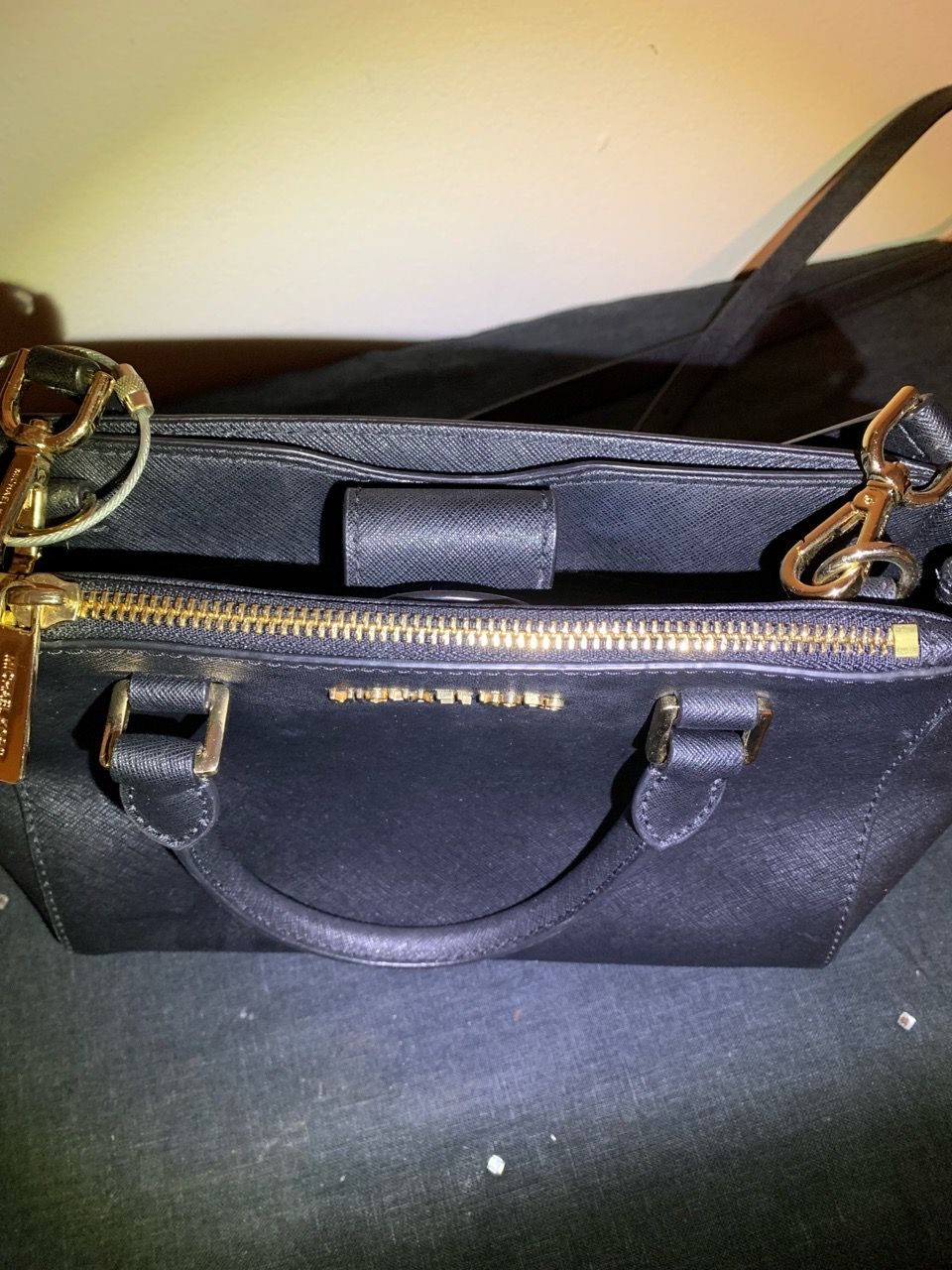 Michael Kors Hope Medium Black Saffiano Satchel - photo 3