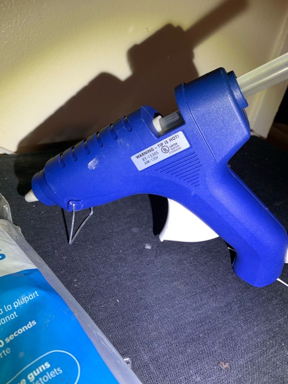 Hot Glue Gun with Crystal Clear Glue Sticks - photo 2