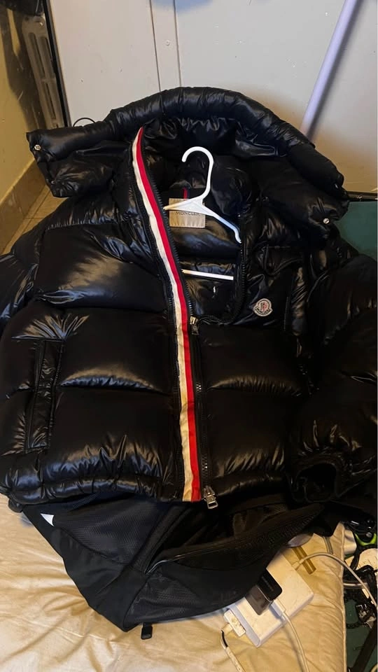 Mens Moncler Down filled puffy jacket - photo 4
