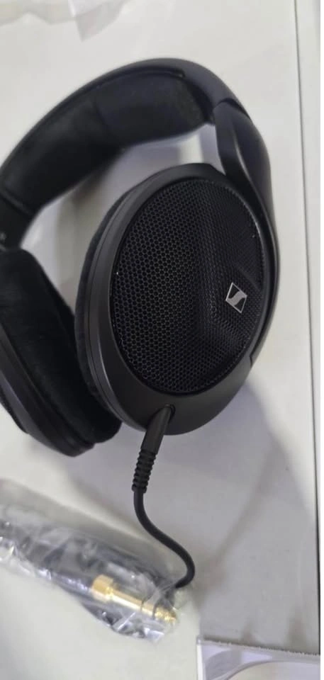 Brand NEW Sennheiser HD 560S Open-Back Audiophile Headphones - photo 3