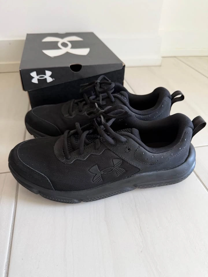 Under Armour Charged Assert 10 All-Black Running Shoes - Size 9 - photo 2
