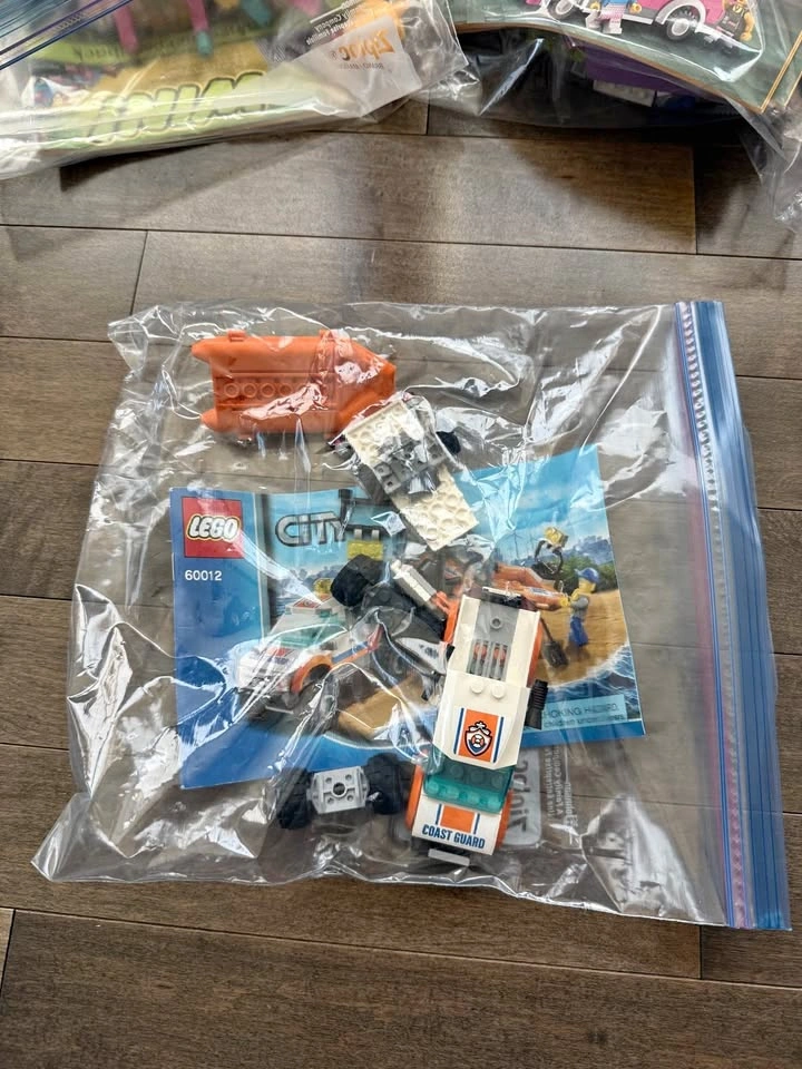LEGO City Coast Guard 4x4 Truck & Rescue Boat (Set 60012)