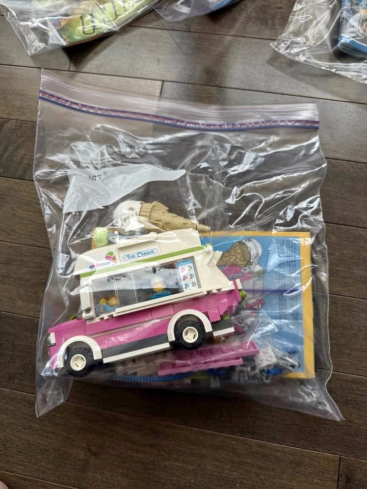 LEGO The Movie Ice Cream Machine 2-in-1 (Set 70804)