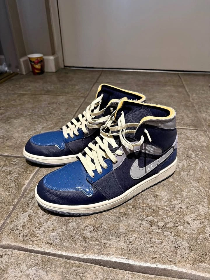 Air Jordan 1 Mid SE Craft Obsidian French Blue - Men's Size 10