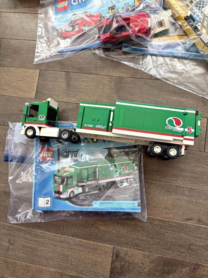 LEGO City Octan Grand Prix Truck (Set 60025)