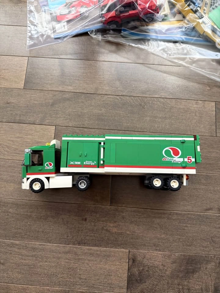 LEGO City Octan Grand Prix Truck (Set 60025) - photo 4
