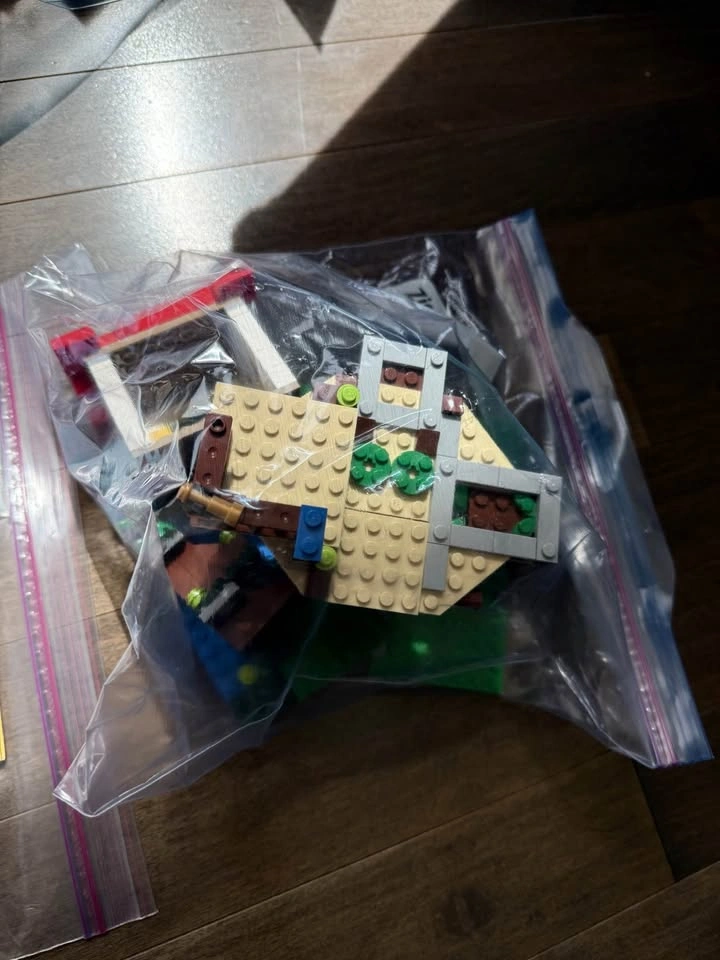 LEGO Creator 3-in-1 Treehouse (Set 31010) - photo 3