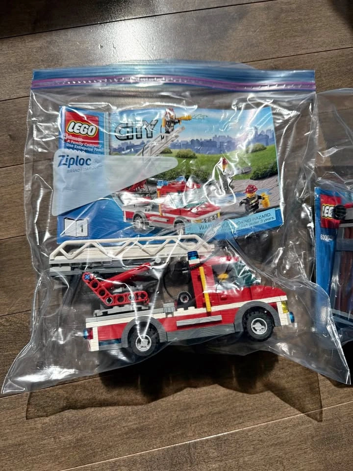LEGO City Fire Truck and Building (Set 60003)