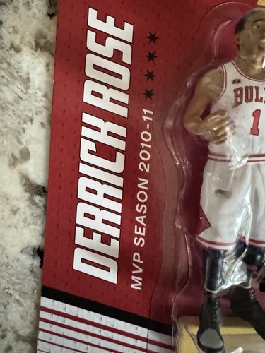 Derrick Rose 2010-11 MVP Chicago Bulls Action Figure - photo 4