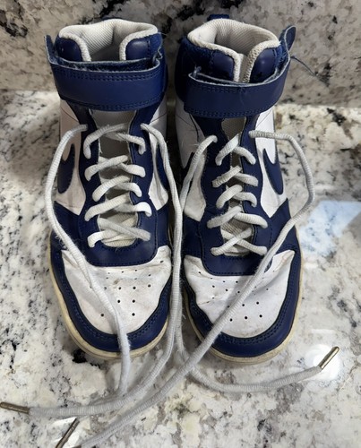 Boys Nike Shoes Size 7 - photo 2