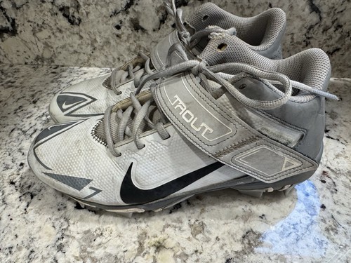 Boys Nike Cleats Size 7 - photo 3