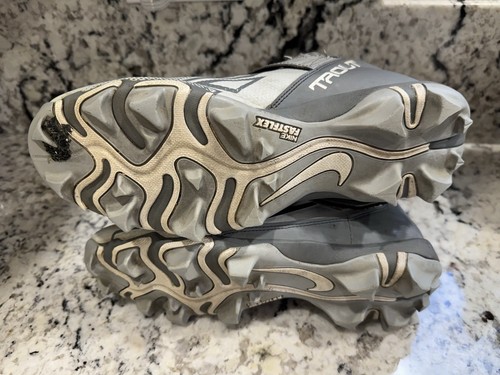 Boys Nike Cleats Size 7 - photo 5