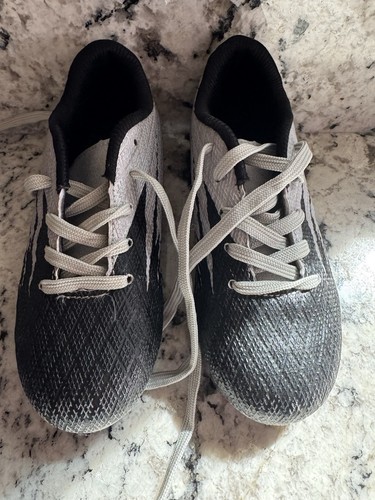 Boys Soccer Cleats 11.5 - photo 2