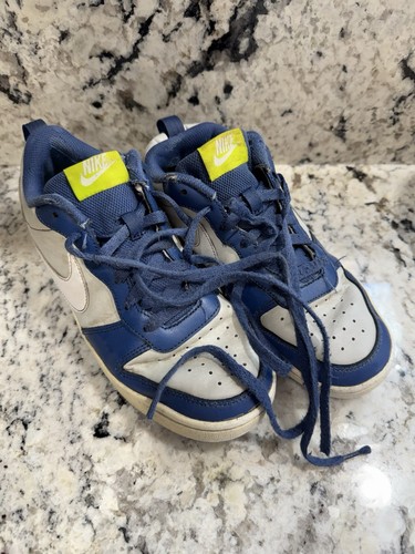 Nike Boys shoes Size 5