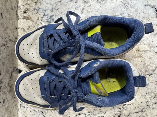 Nike Boys shoes Size 5 - photo 4