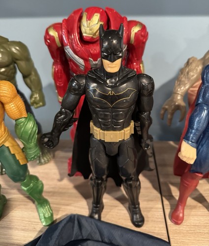 Superhero And Villain Figures - photo 4