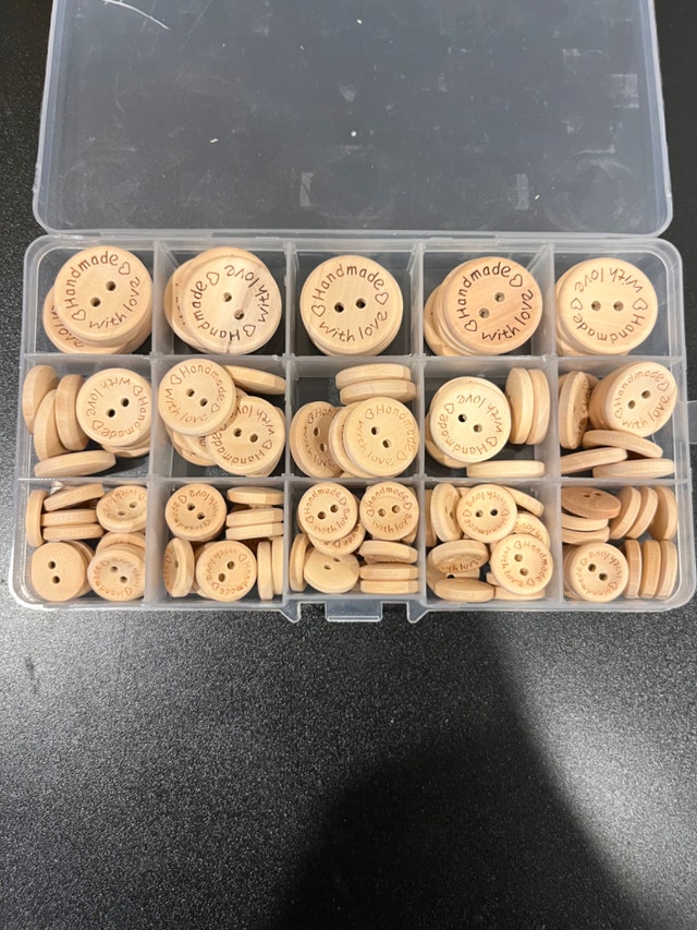 Wooden Buttons, Over 100 Buttons