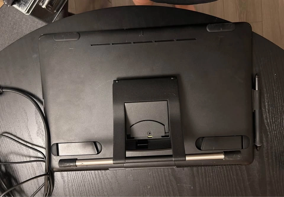 Wacom Cintiq 16 DTK-1660 Drawing Tablet + Adjustable Stand - photo 2