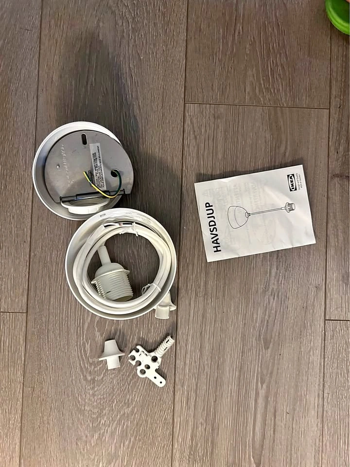 Unused ikea cord set + instruction