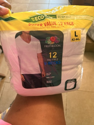 Fruit of the Loom Men's Tagless Moisture Wicking V-Neck Undershi - photo 2