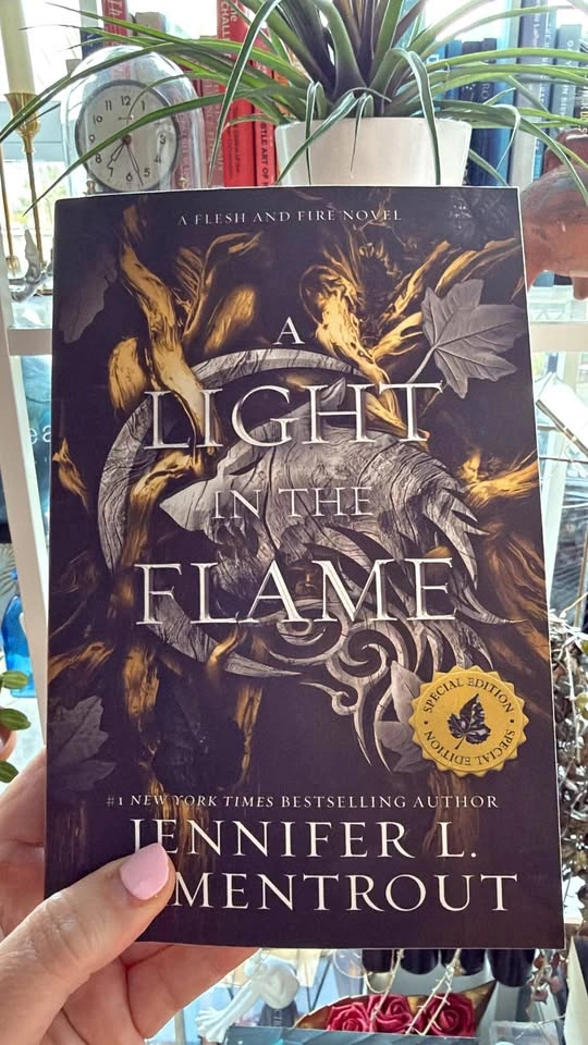 Jennifer L Armentrout From Blood and Ash and Flesh and Fire
