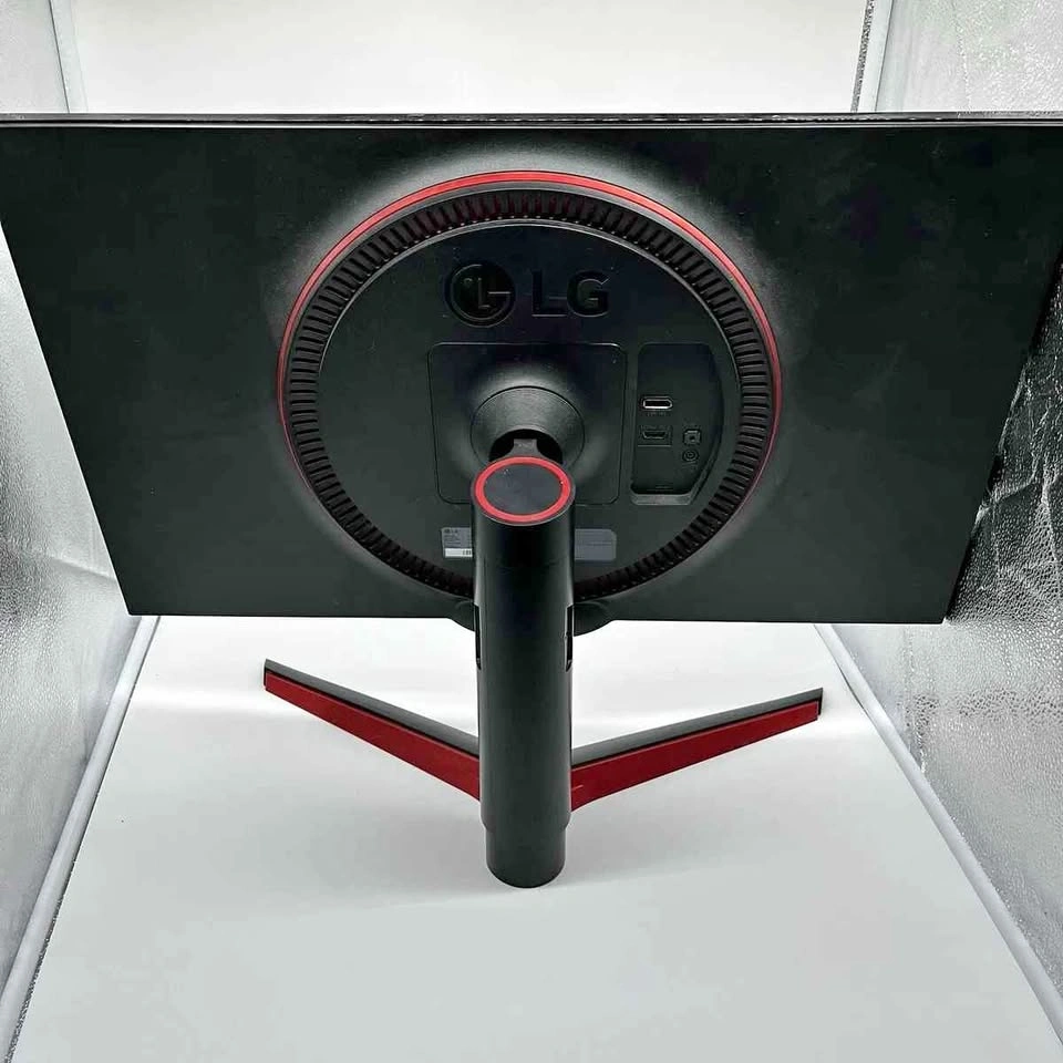 LG UltraGear 27" FHD IPS Gaming Monitor 144Hz