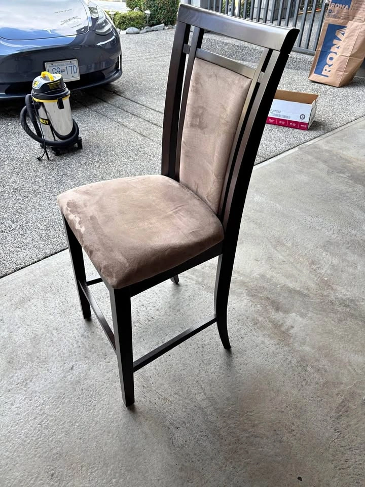 Bar stools set of 2 $60 for both.