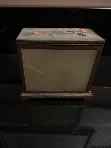Antique Jade Box with Red Coral, Dark Green Jade, and Gilt - photo 2