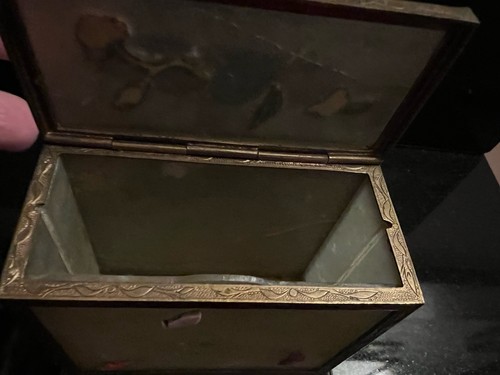 Antique Jade Box with Red Coral, Dark Green Jade, and Gilt - photo 4