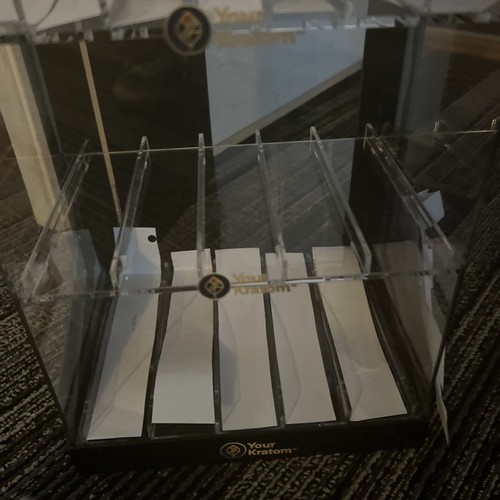 Locking 3-Sided Jewelry/Accessory Display Case 22" Tall - photo 4