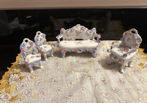 Vtg Porcelain Elfinware 4 Pc Miniature Furniture Set