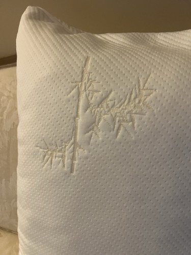 2 Pack Memory Foam Bed Pillows Queen Size 26” Long - photo 3